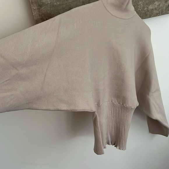 Dolman sleeve sweater - Picture 2 of 6